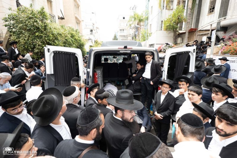 עזרא טרבלסי