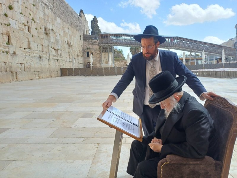 באדיבות המצלם