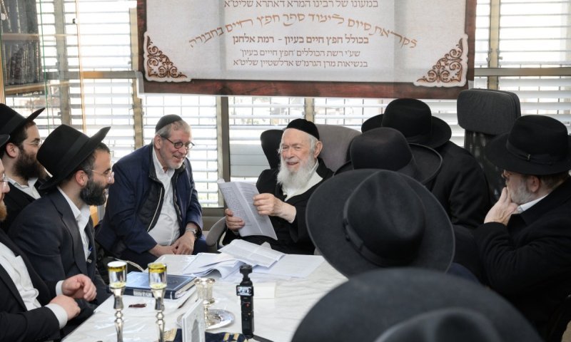 האם מותר לפרסם על דייר שלא משלם דמי ועד-בית?