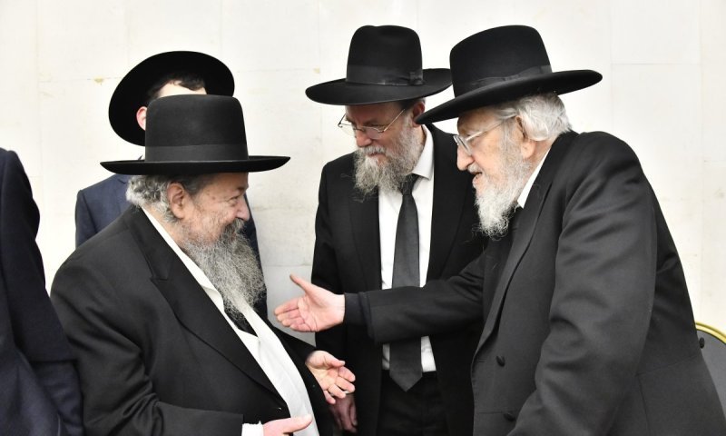 בצל המהומות ברחוב חגי: 'שכר שכיר' ו'באר יעקב' השתדכו וחגגו אירוסין