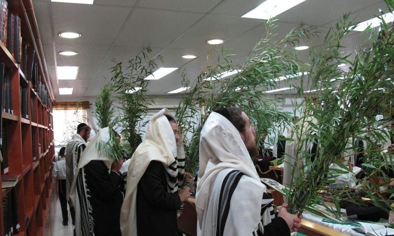 רבבות ישועות מעידים: התפילה המיוחדת לזכות השנה לזיווג הגון