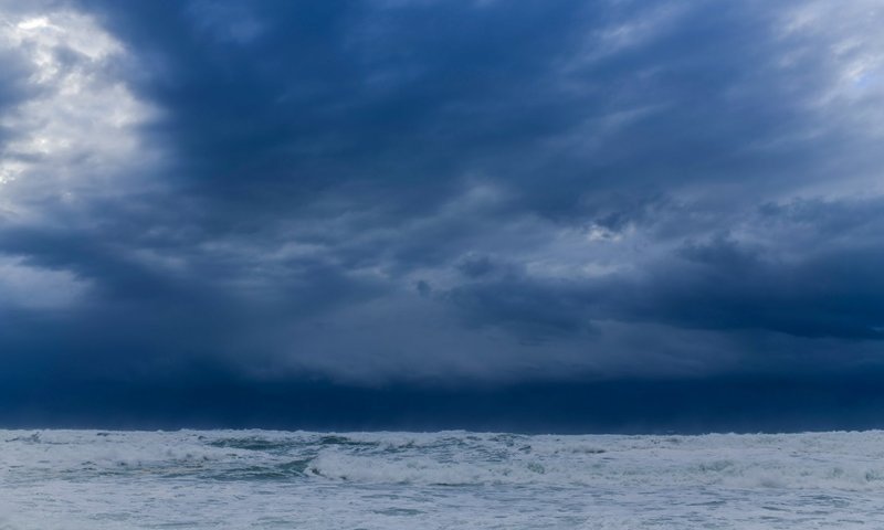 אל תכניסו את המטריות: זינוק בטמפרטורות היום, גשם ואובך בסוף השבוע