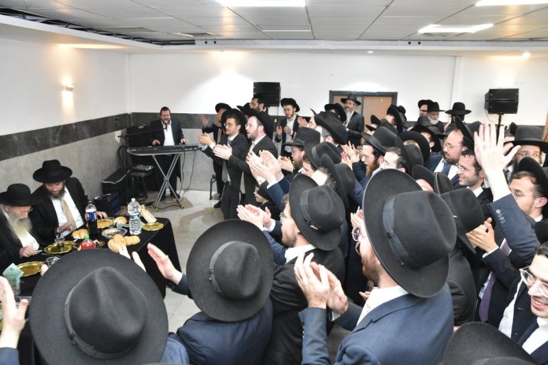 באדיבות המצלם