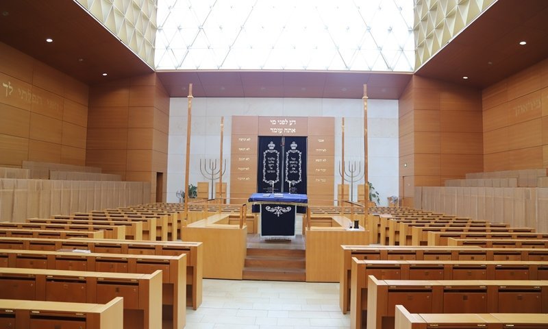 "הייתה גניבה": שלושה ימים לפני ראש השנה - ואין ספר תורה