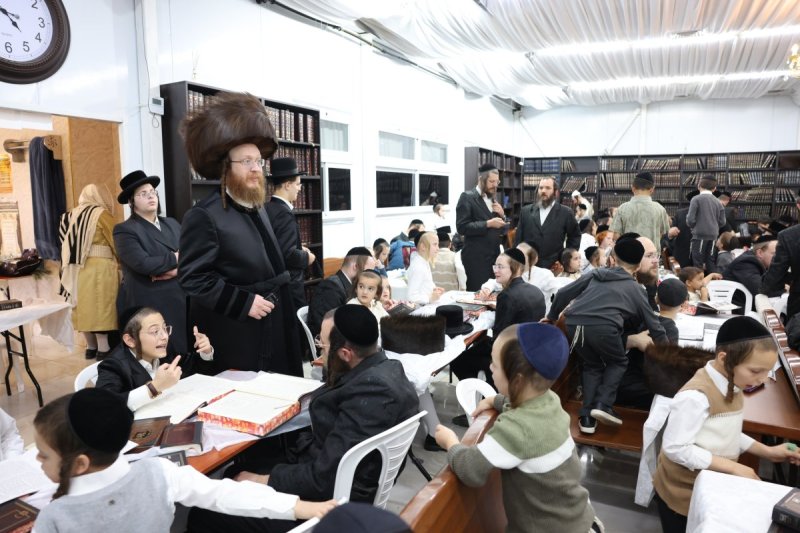 באדיבות המצלם