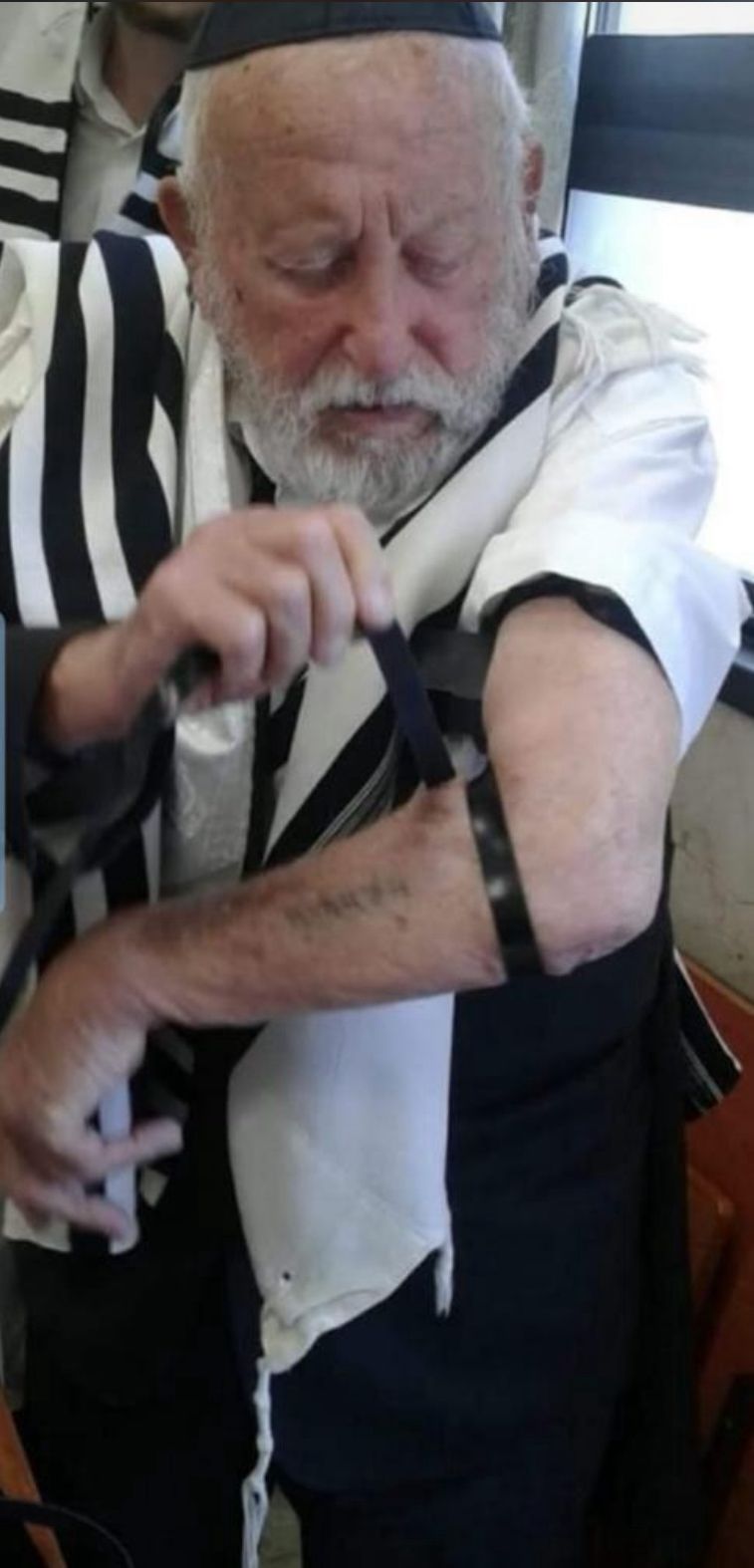 באדיבות המצלם