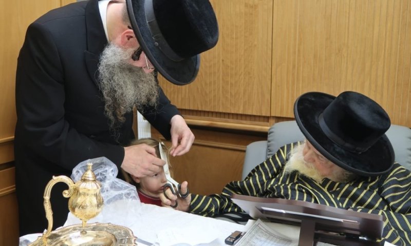 המשפיע שחבק בן אחרי 34 שנה חגג השבוע חלאק'ה לבנו