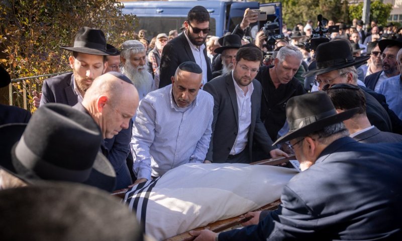 דרכו האחרונה של הרב אורי לופליאנסקי זצ"ל: "חיוך של פיקחות וחמלה אינסופית"