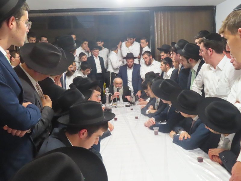 באדיבות המצלם