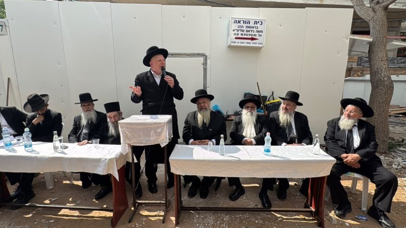 באדיבות המצלם