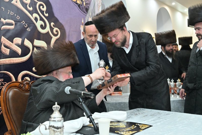 באדיבות המצלם