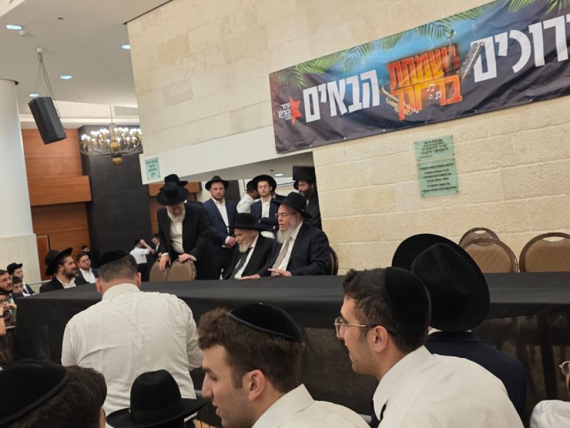 באדיבות המצלם