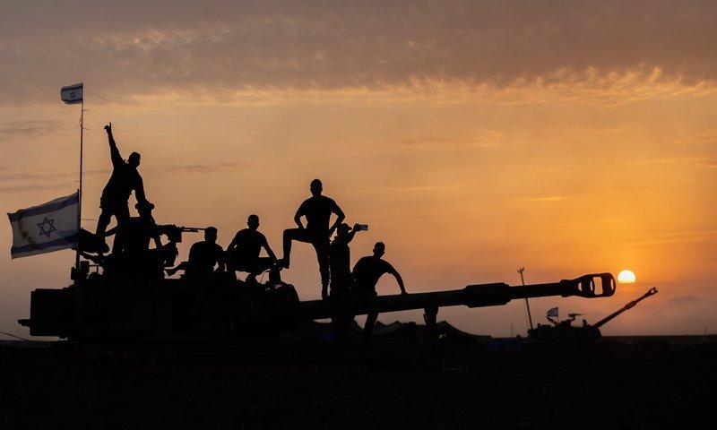 קרוב משפחתו של ראש השב״כ יואשם בפרשה, אך פחות בחומרה