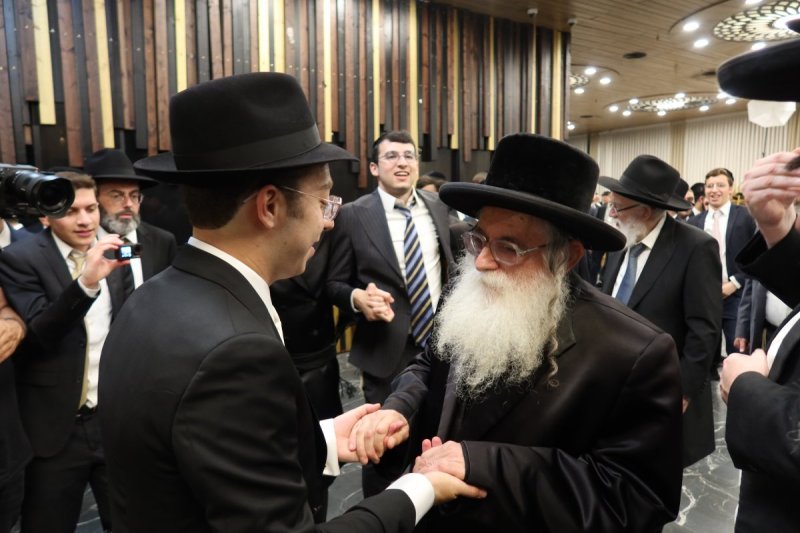 באדיבות המצלם