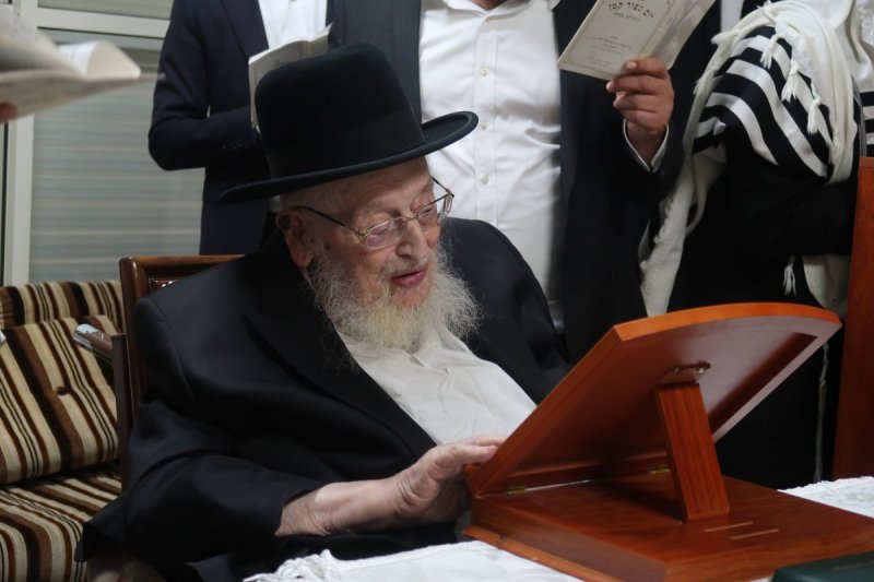 באדיבות המצלם