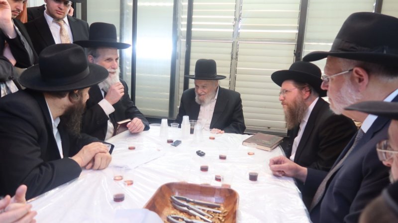 באדיבות המצלם