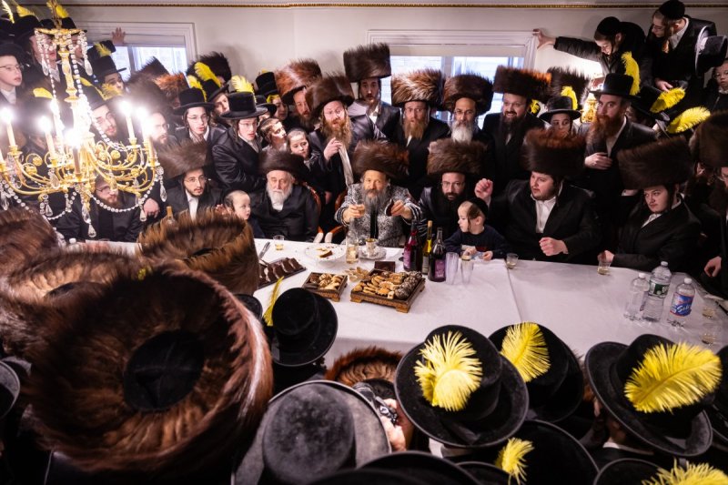 האחים לאנטשעווסקי, אברומי בלום, ואייזיק י.