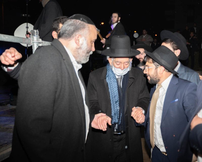 באדיבות המצלם