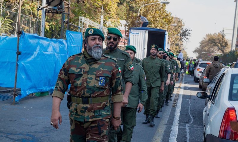 "מקבלים דיווחים על התמוטטות המשטר": ההודעה הדרמטית של חשבון המוסד בפרסית