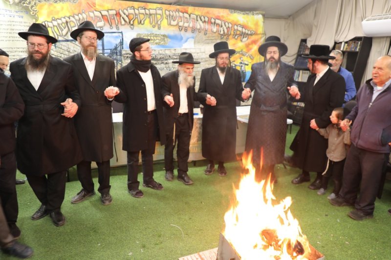 באדיבות המצלם