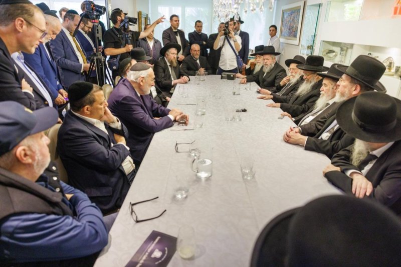 דניאל נפוסי ומאיר זלזניק