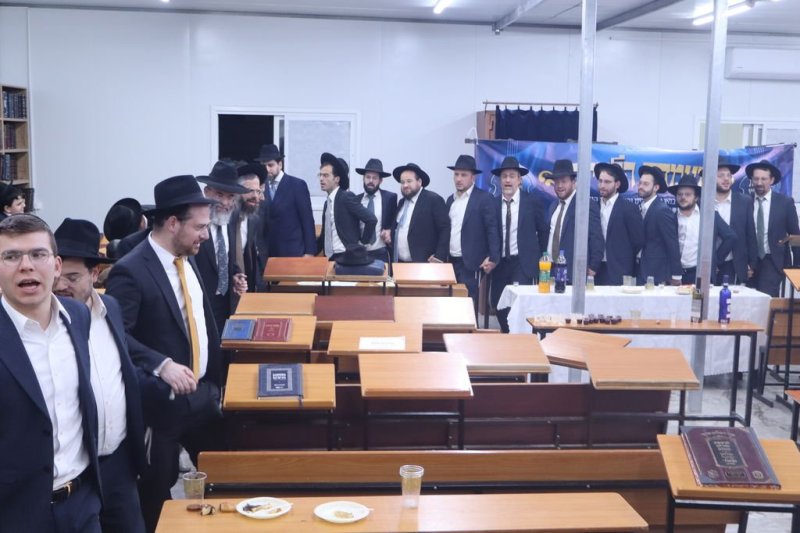 באדיבות המצלם