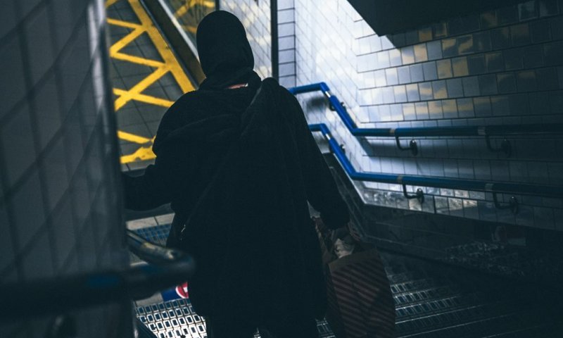 בנט הכחיש שהטלפון נפרץ - אבל ההאקרים האיראנים הביכו אותו