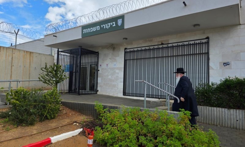 פרוש ביקר אצל אסירי עולם התורה: "אבסורד שלא דמיינו שנגיע אליו"