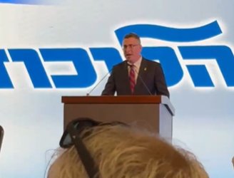 באדיבות המצלם