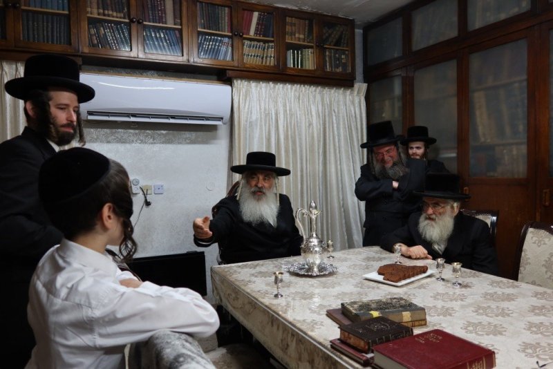 באדיבות המצלם
