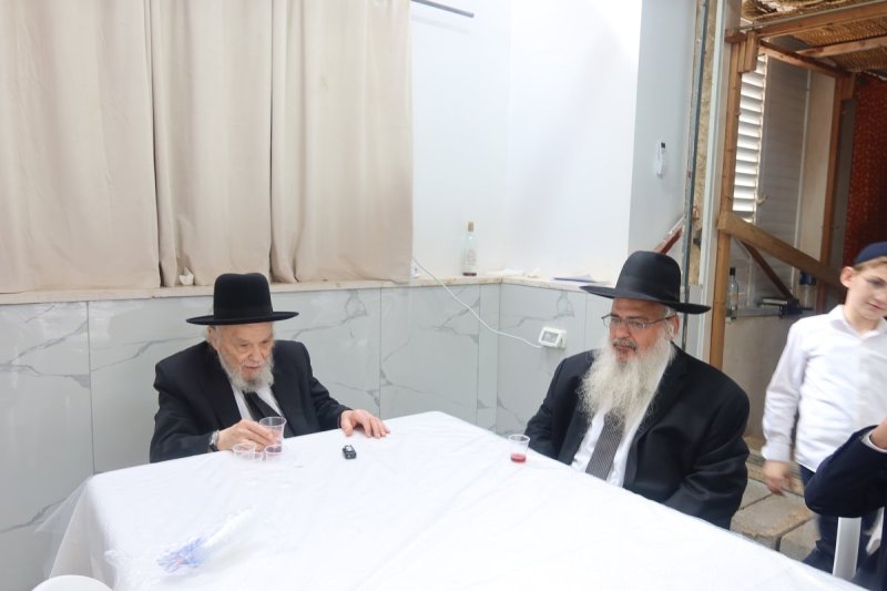 באדיבות המצלם