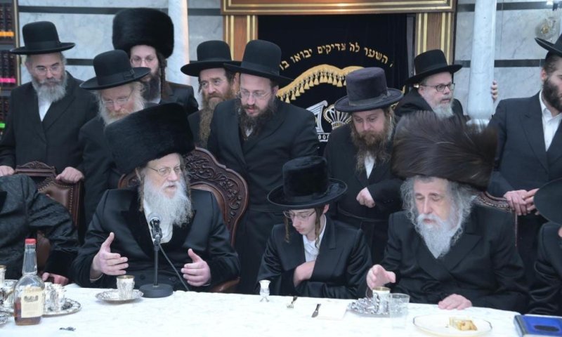 הנכדה של הרבי ממודז'יץ התארסה עם נכד הנגיד שפירא