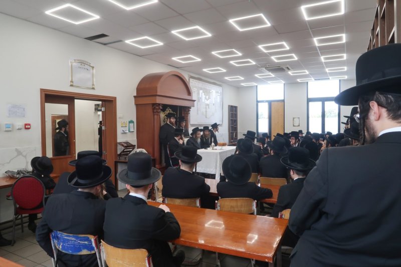 משה קאהן ומ.א. נוימן