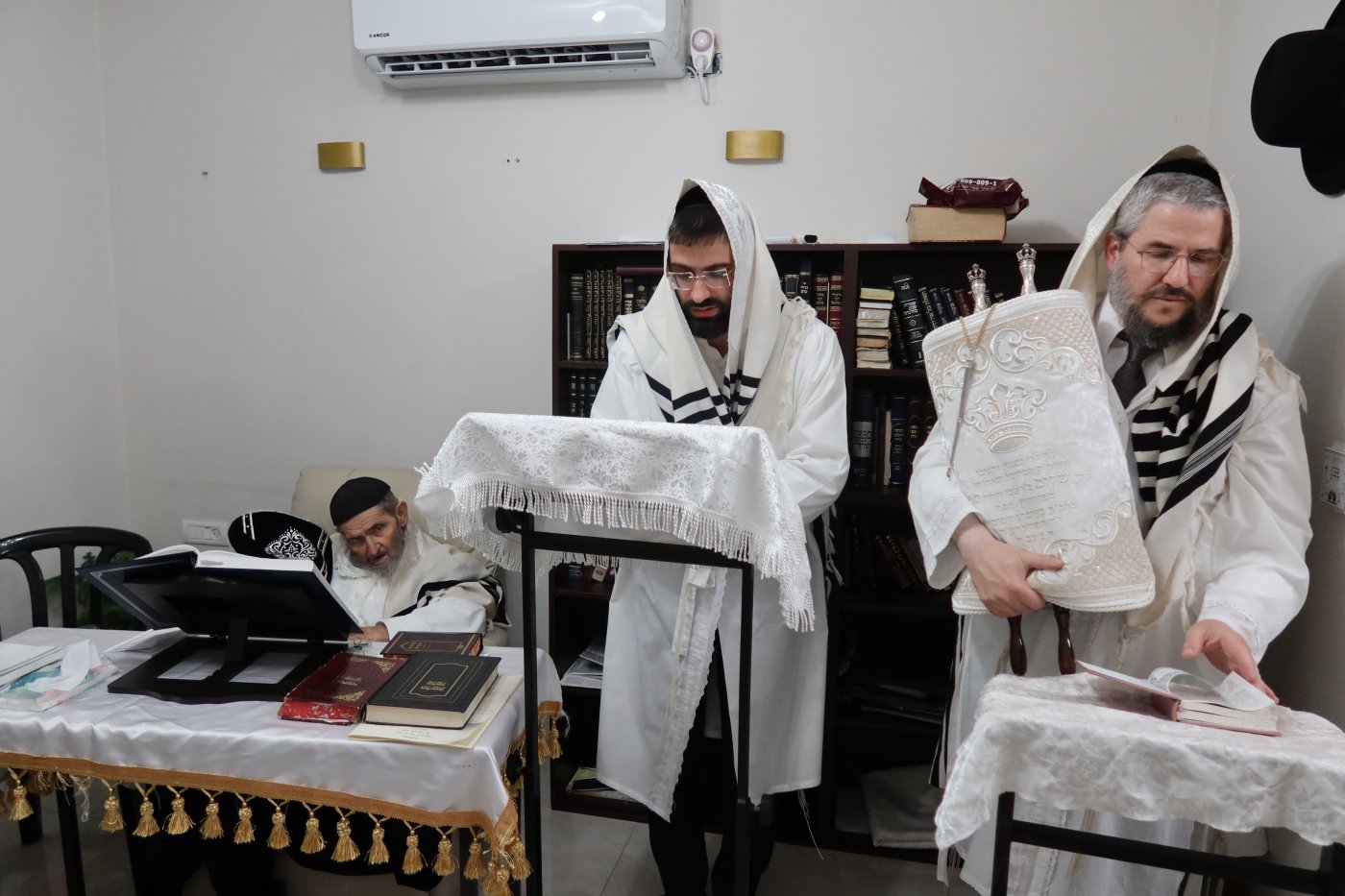 באדיבות המצלם