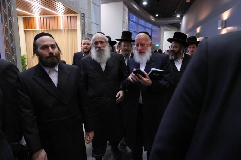 יעקב נחומי, אריאל אוחנה, אברהם כהן