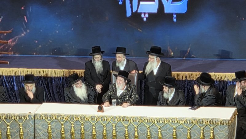 באדיבות המצלם