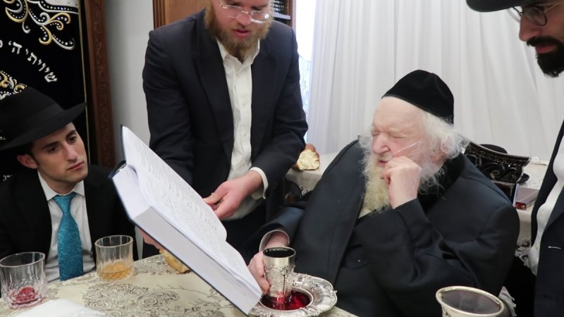 באדיבות המצלם