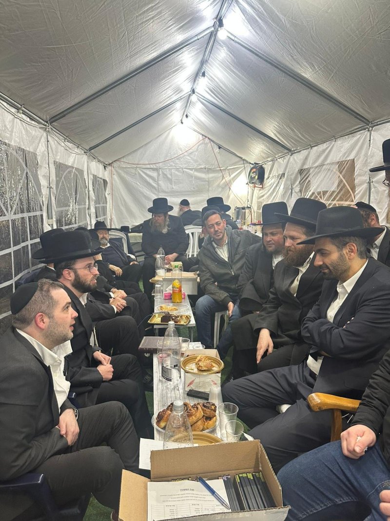 באדיבות המצלם