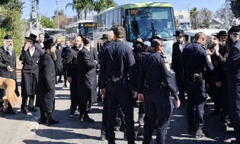 שעות לפני כניסת שבת: אברך חסיד בעלזא נעצר בקרית גת בטענה לעריקות