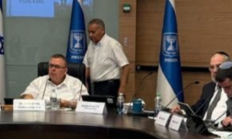 "לא ייתכן שכל אחד ידפיס כרטיס ביקור ויקרא לעצמו יועץ משכנתאות"