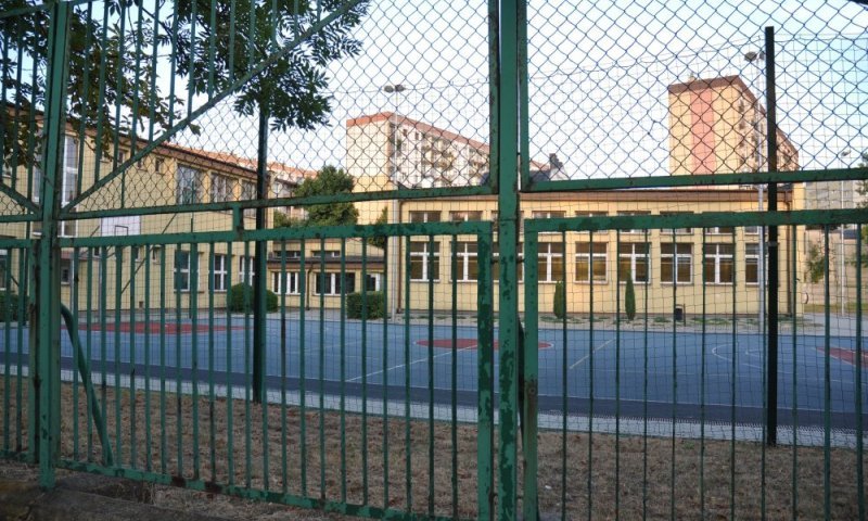 מקרה הזוי באנגליה: רכש דירת שלושה חדרים וגילה שיש בבעלותו גם בית ספר עם מאות תלמידים