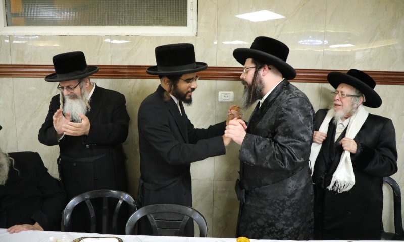 הילולת ה'בני יששכר' מדינוב שולבה בשמחת אירוסי גר הצדק
