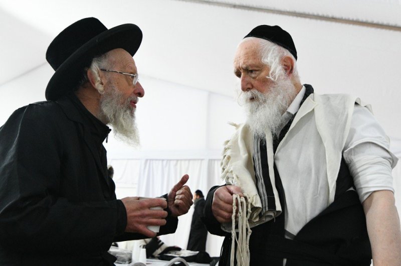 ארי קופרשטוק - פולין