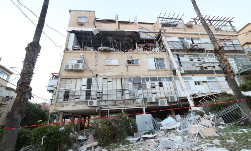 "אין קיר, אין כלום, חורבן": הזעקה מלב ההריסות בבני ברק