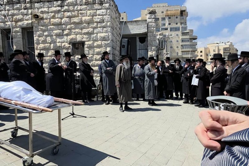 באדיבות המצלם