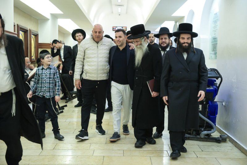 באדיבות המצלם