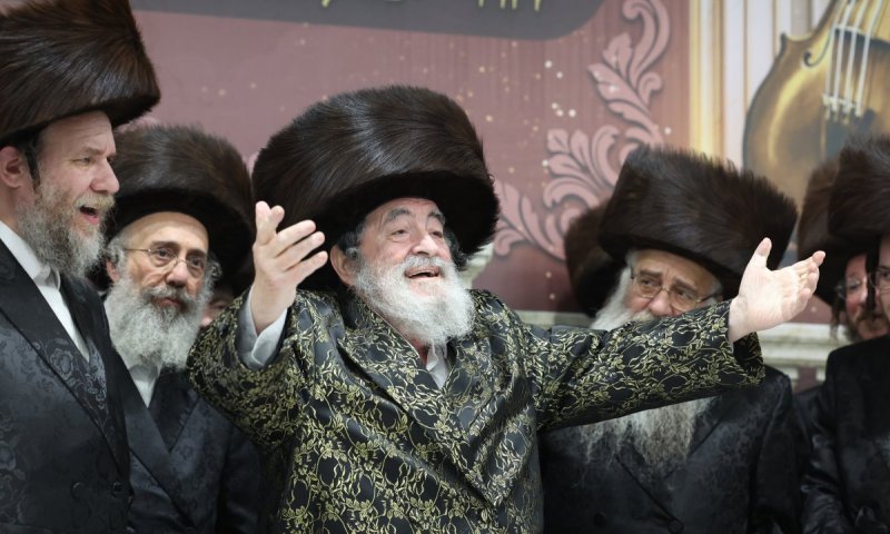 הרבי הגיע: בויז'ניץ אלעד ציינו חצי יובל להקמת הקהילה בשילוב שבע ברכות