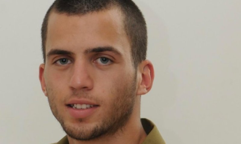 עשור בתוך המקפיא: סיפורו חילוצו המטורף של אורון שאול ממקרר הגלידות בלב עזה