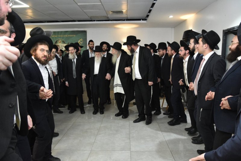 באדיבות המצלם