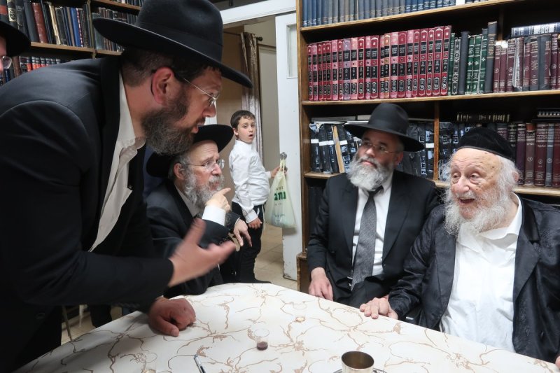 באדיבות המצלם